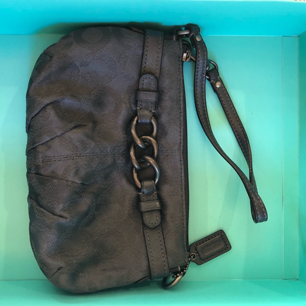 Coach wristlet- single zipper top medium size
